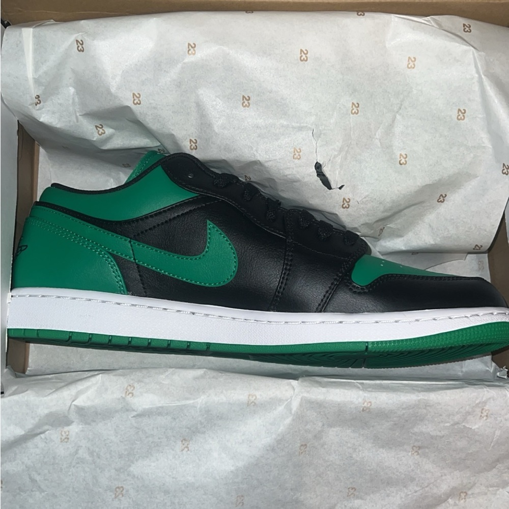 Men’s Jordan 1 low lucky 🍀 green